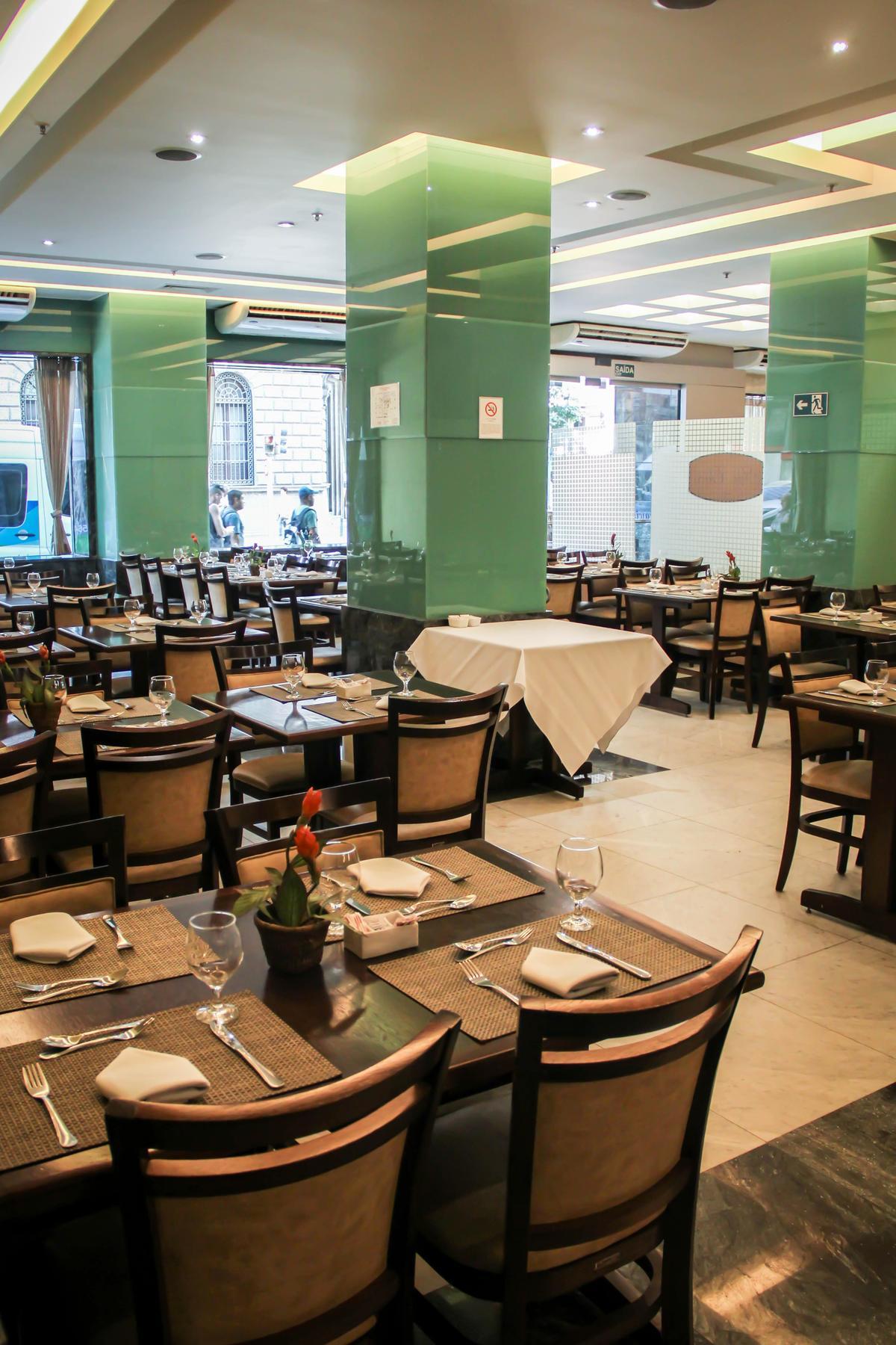 Hotel Atlantico Tower Rio de Janeiro Eksteriør billede Interior of a restaurant in Porto Alegre, Brazil.
